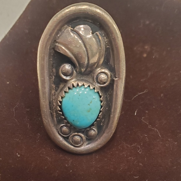 Vintage Navajo Sterling Silver Ring - Picture 2 of 5